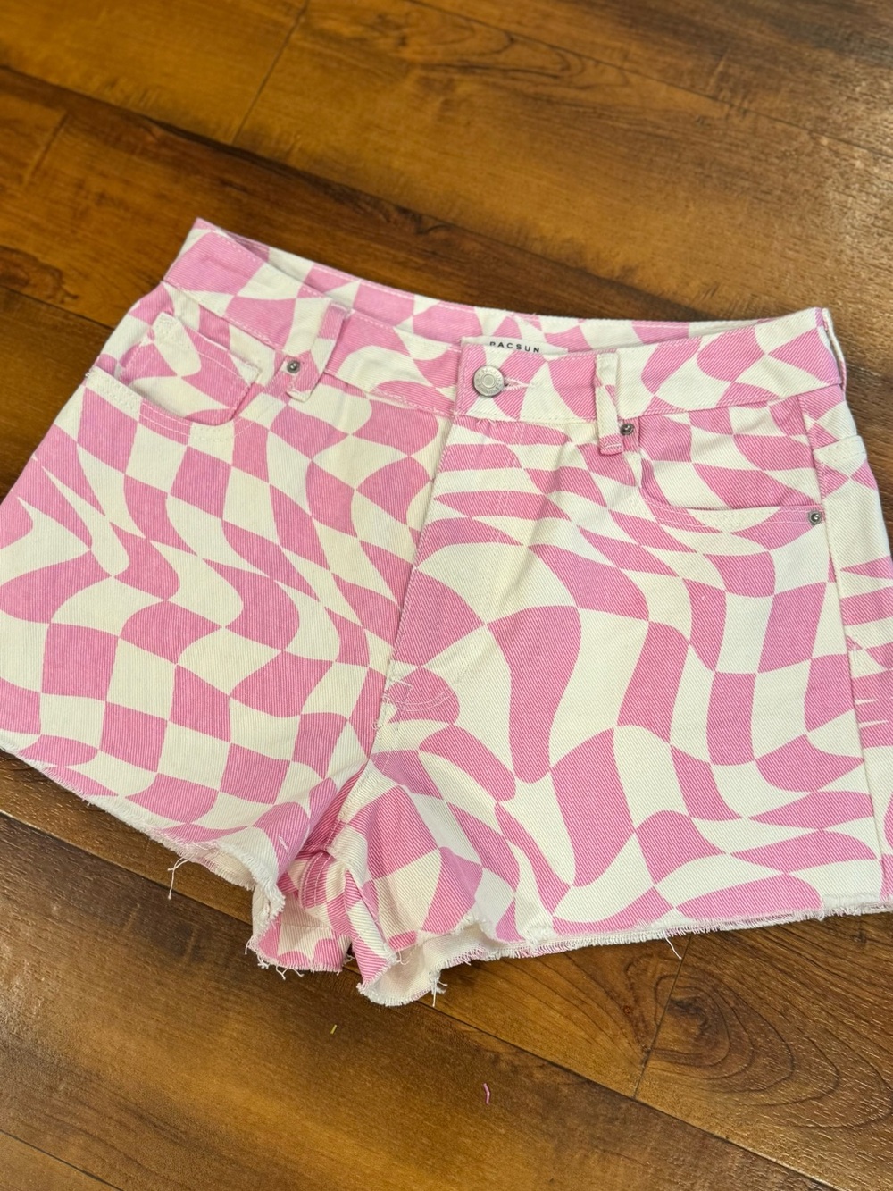 Women’s PacSun Pink & White Wave checkered Denim cut off short Shorts size 27